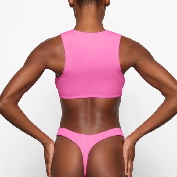 NWT SKIMS SCUBA SWIM SPORT HIGH NECK TOP IN TAFFY PINK SIZE LARGE - Picture 2 of 6